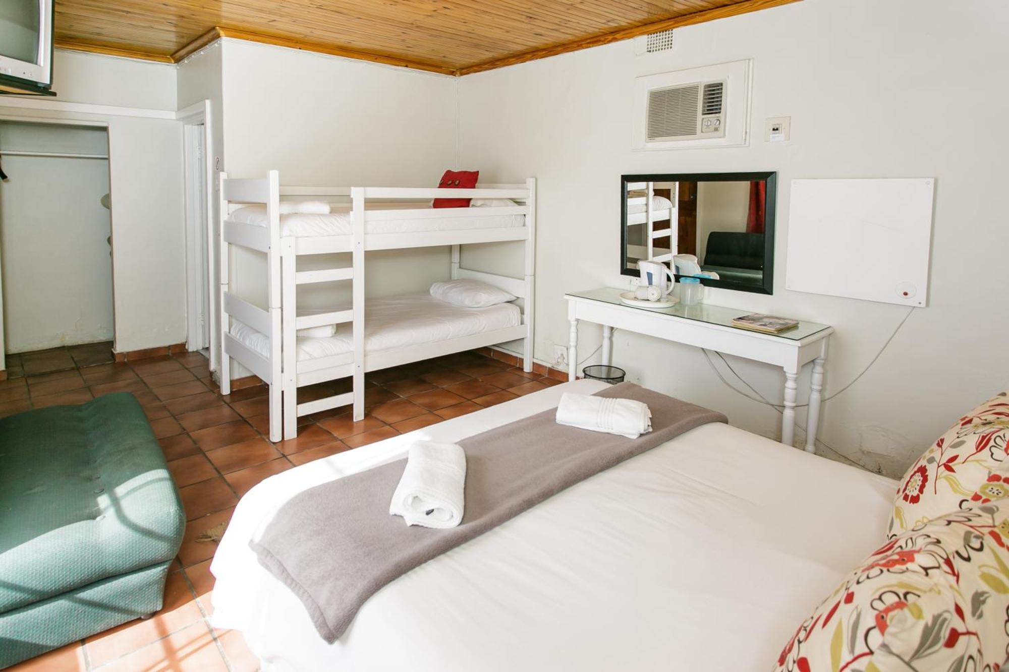 Wagon Wheel Country Lodge Бофорт-Уэст Номер фото