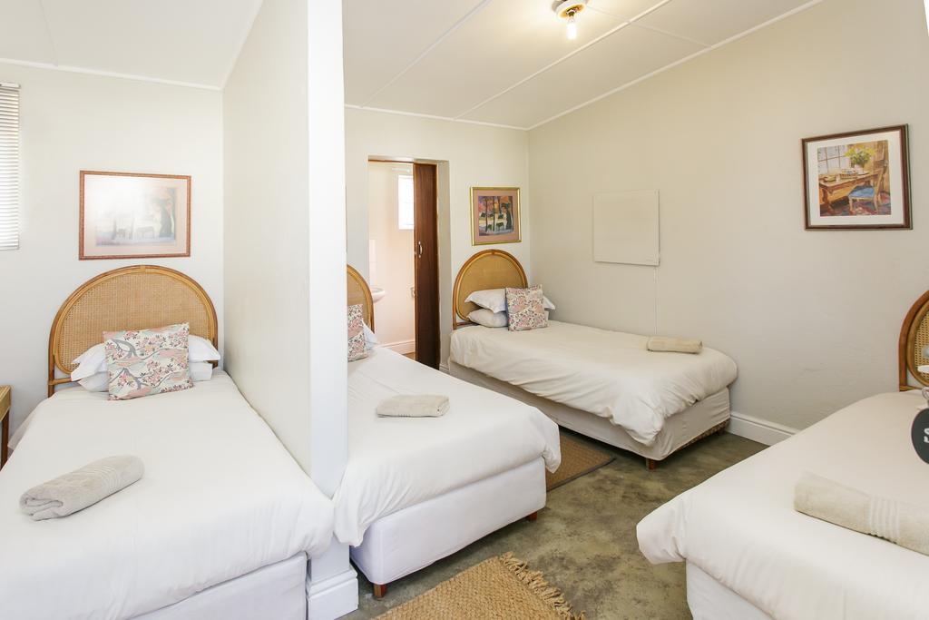 Wagon Wheel Country Lodge Бофорт-Уэст Экстерьер фото