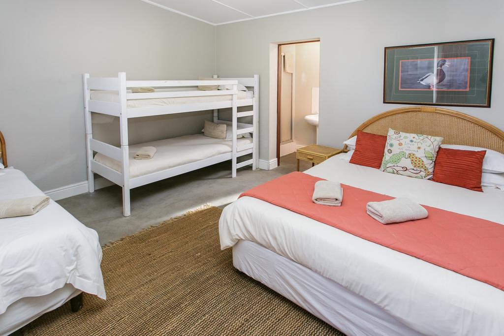 Wagon Wheel Country Lodge Бофорт-Уэст Экстерьер фото