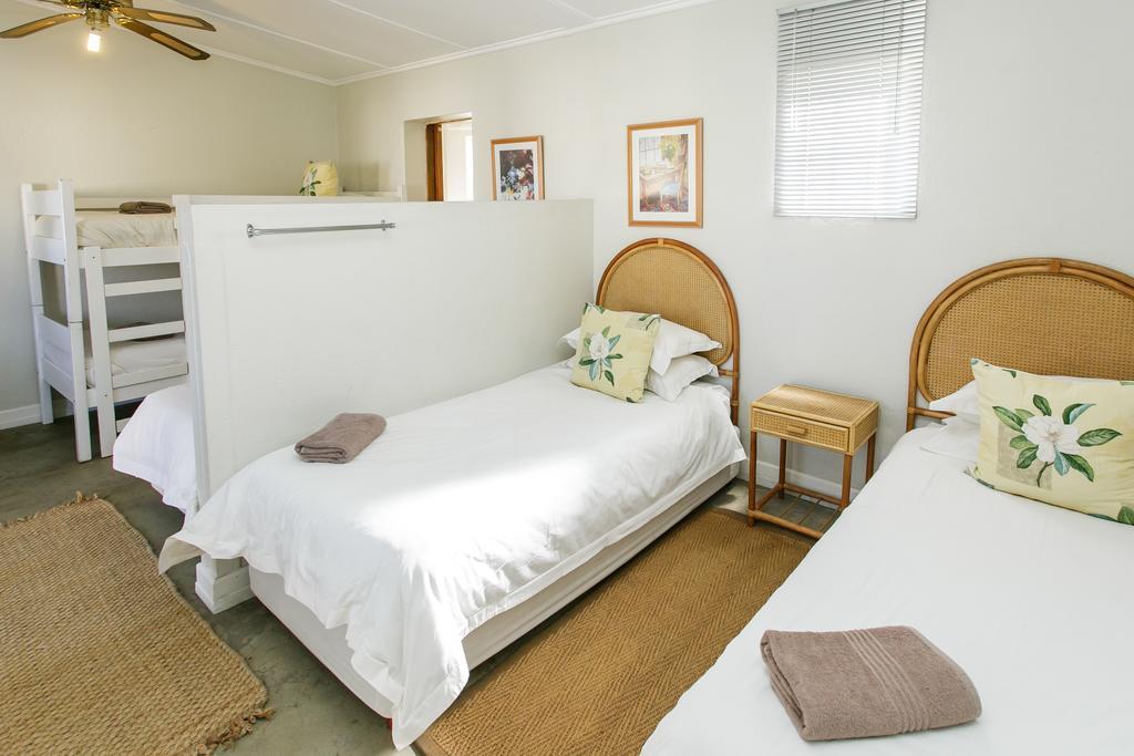Wagon Wheel Country Lodge Бофорт-Уэст Экстерьер фото