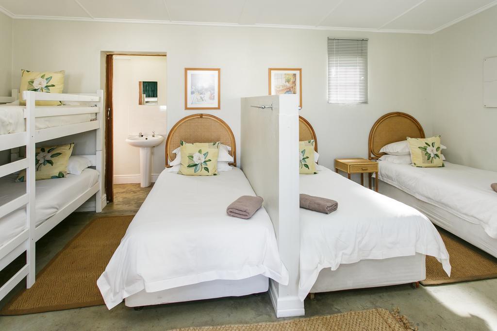 Wagon Wheel Country Lodge Бофорт-Уэст Экстерьер фото