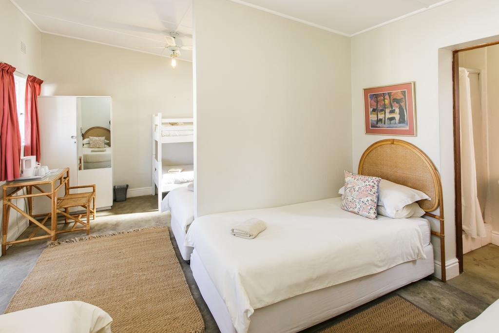 Wagon Wheel Country Lodge Бофорт-Уэст Экстерьер фото