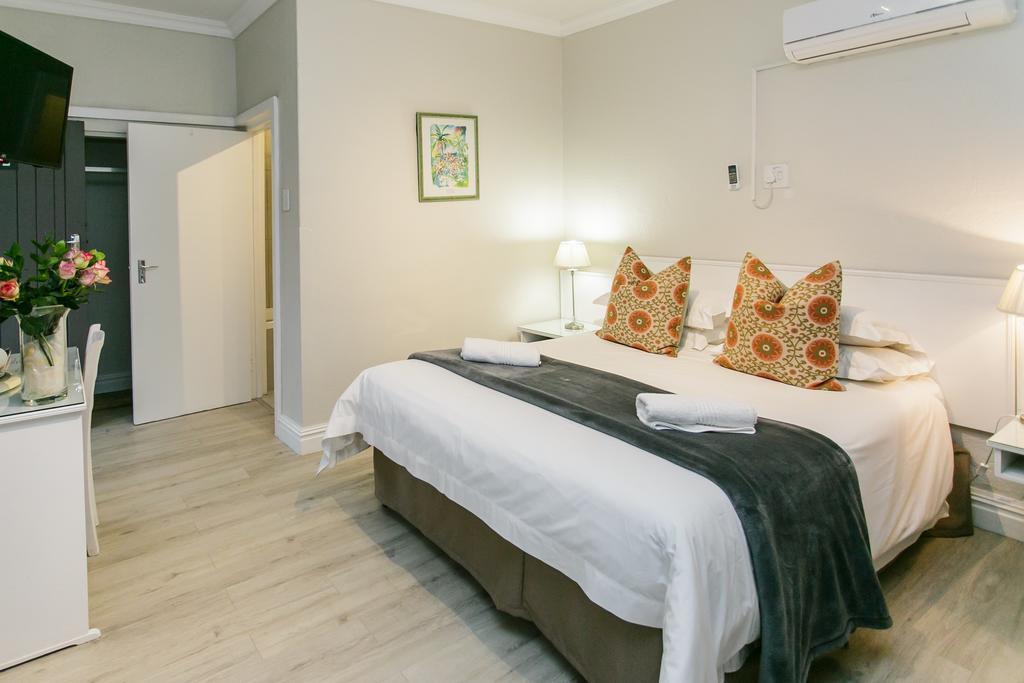 Wagon Wheel Country Lodge Бофорт-Уэст Экстерьер фото