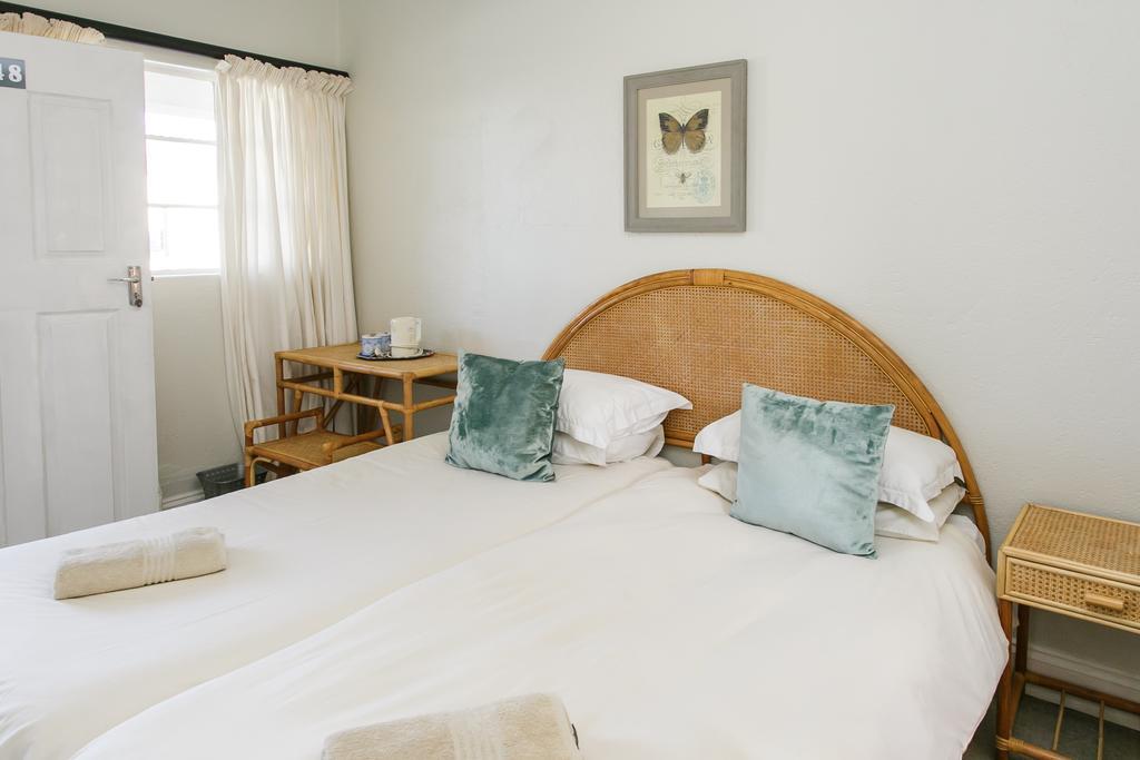 Wagon Wheel Country Lodge Бофорт-Уэст Экстерьер фото